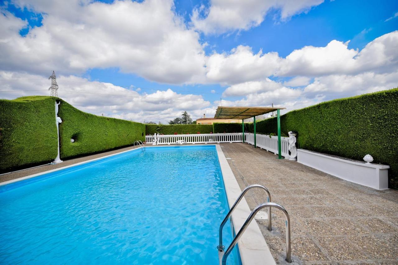 I Cinque Trulli With Swimming Pool Villa Martina Franca Exterior photo