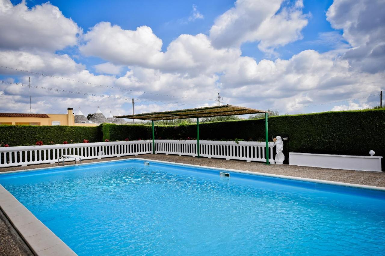 I Cinque Trulli With Swimming Pool Villa Martina Franca Exterior photo