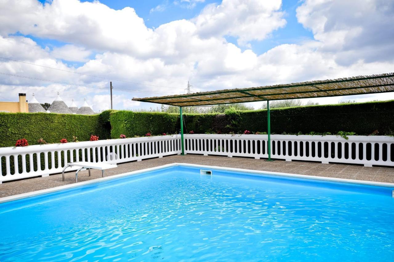 I Cinque Trulli With Swimming Pool Villa Martina Franca Exterior photo